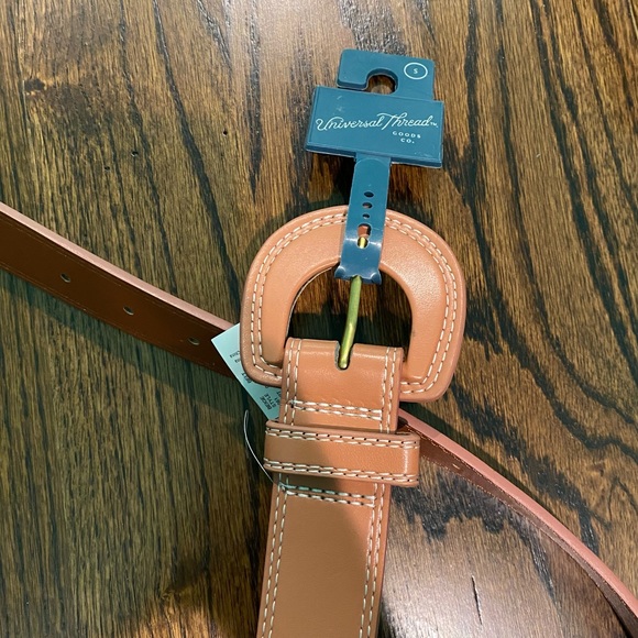 Women's Covered Buckle Thick Belt - Universal Thread™ - Picture 2 of 3